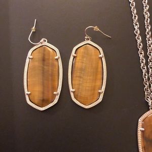 Kendra Scott earring and necklace set